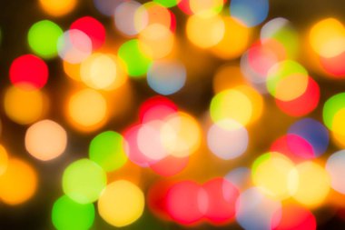 Odak dışında renkli topları vardır,