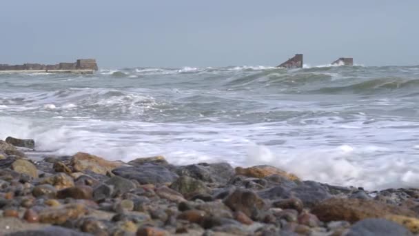 Tempestade na costa oceânica — Vídeo de Stock