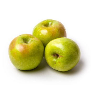 Beyaz arkaplanda yeşil elma izole edilmiş