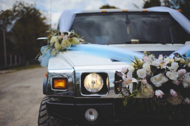 Düğün buketi ve oturum açma düğün araba