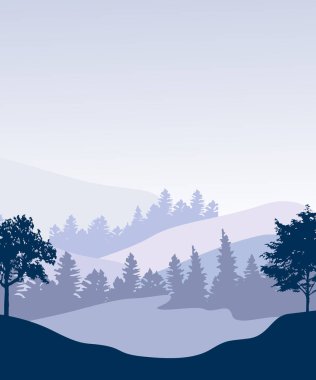 Dağ ve orman. Vahşi doğa manzara. Seyahat ve macera. Panorama. Ormana doğru.