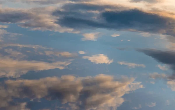 Reflejo Nubes Agua — Foto de Stock