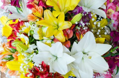 Büyük buket farklı çiçek. Çiçek arka plan. Çiçek deseni. Sürü renkli bileşiminde doğal çiçek.