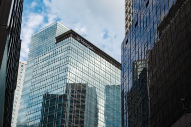 Gökdelen Binası, Jp Morgan Hong Kong diğer gökdelenler tarafından çevrili.