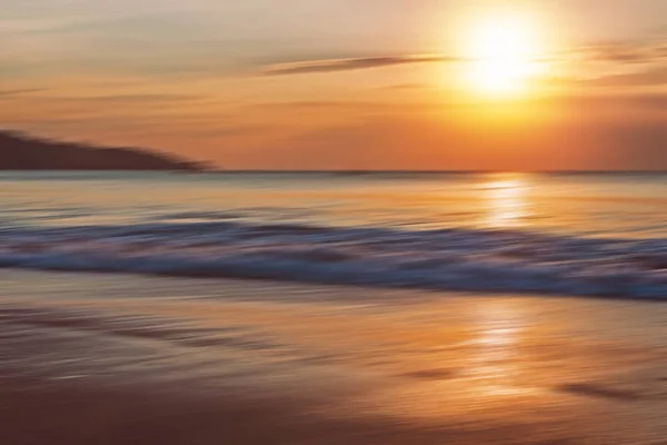 Blurred tropical sunset at sea background — Stock Photo, Image