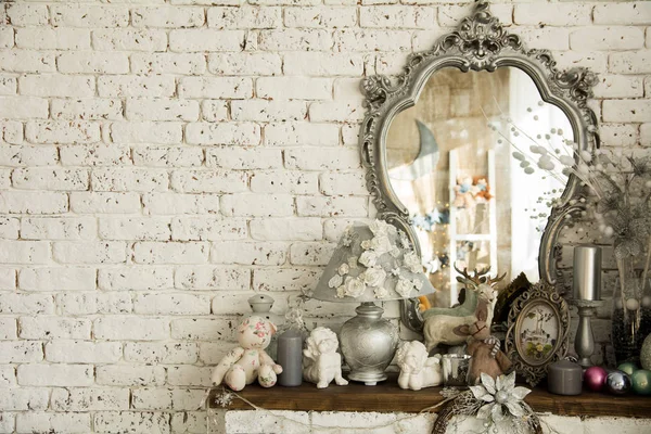 Background brick wall with a mirror — Stock Photo, Image