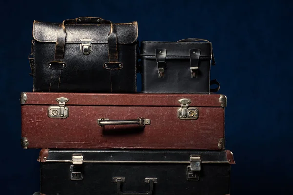 Background stack of old suitcases — Stock Photo, Image