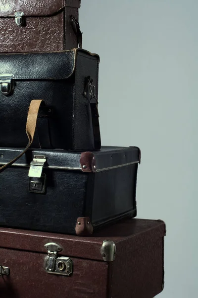 Background stack of old shabby suitcase — Stock Photo, Image