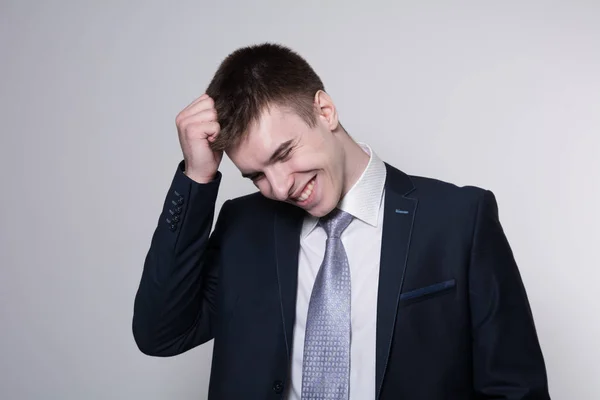 Retrato de um empresário sorridente e bem sucedido — Fotografia de Stock