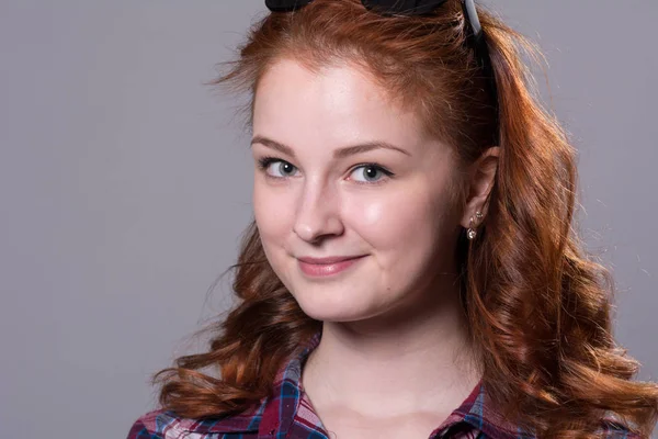 Close-up portrait of a red-haired beautiful woman — Stock Photo, Image