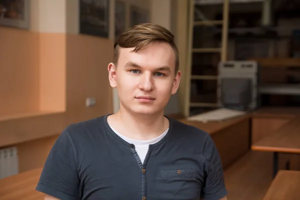 Retrato de um jovem homem de sucesso . — Fotografia de Stock