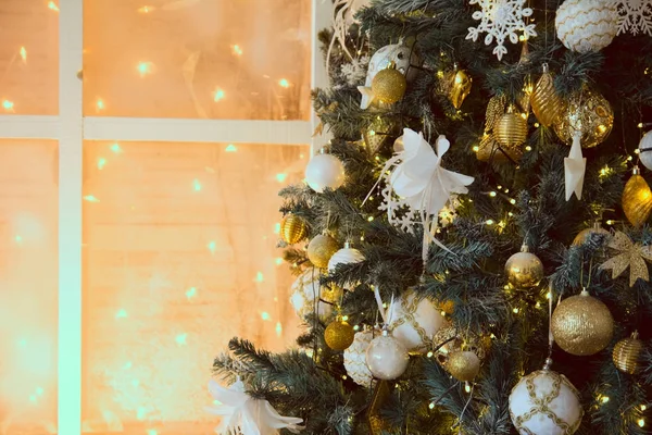 Decoração com uma árvore de Natal — Fotografia de Stock