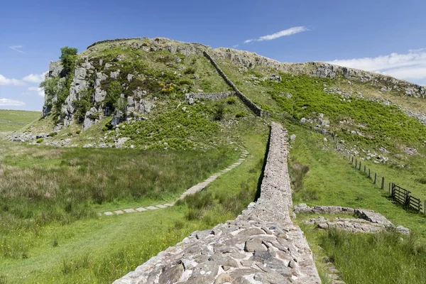 Crags Hadrian Duvarı soyma