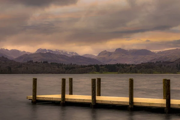 Lac Windermere Regardant Vers Les Langdale Pikes Coucher Soleil — Photo