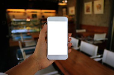 Cep telefon boş kopya spac tutan kadınların elleri yakın çekim