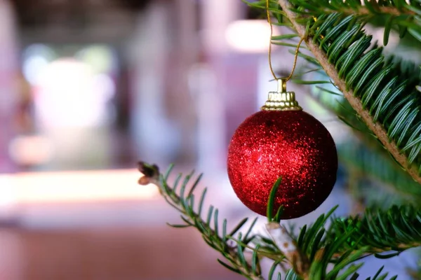 Abstrato borrado de fundo de árvore de Natal bokeh. Ano Novo Ce — Fotografia de Stock