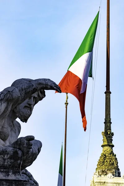 意大利旗子, 罗马意大利 — 图库照片