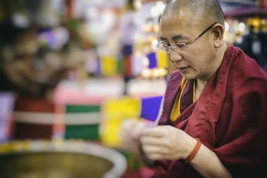 Roma İtalya, Nisan 2017: Geleneksel Tibet keşiş 