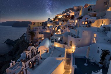Samanyolu Santorini'de