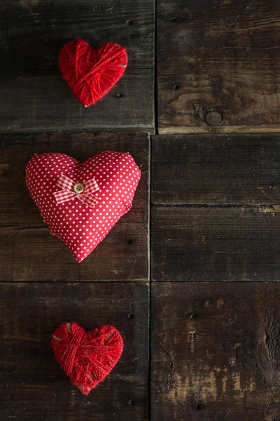 Tres Harts Sobre Fondo Madera Febrero — Foto de Stock