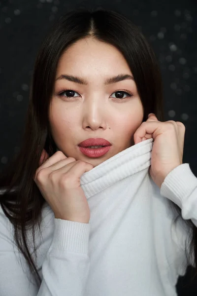 Portrait Young Asian Girl Collar Turned Her Turtleneck Her Face — Stock Photo, Image