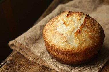 Masada sade ekmek, ekşi ekmek, taze ekmek..