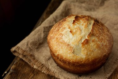 Masada sade ekmek, ekşi ekmek, taze ekmek..