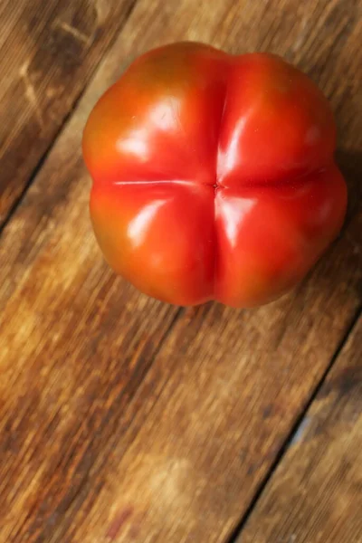 Een Houten Ondergrond Rode Mooie Zoete Peper Groente Bovenaanzicht Plaats — Stockfoto