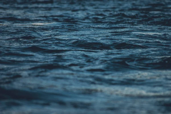 Sötét víz, folyó — Stock Fotó