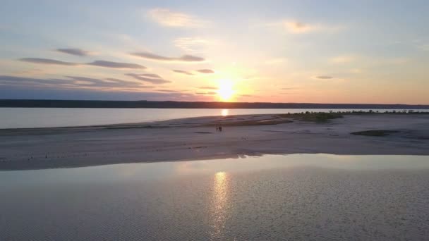 Krásné vzdušné dron záběry západu slunce kuyalnik — Stock video