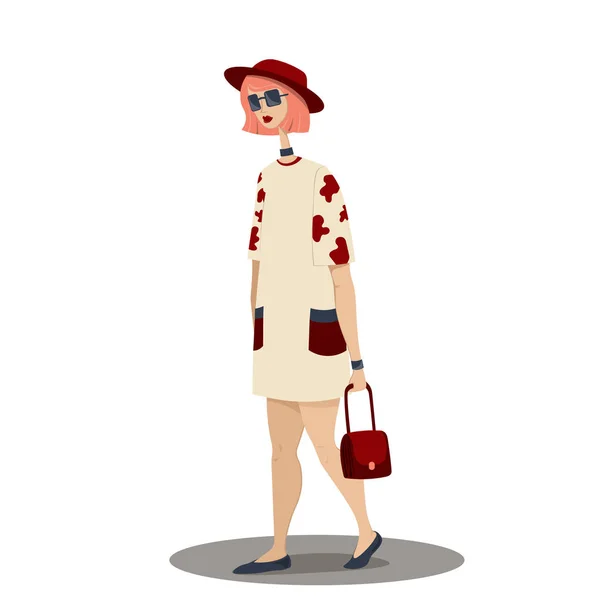 Giovane donna alla moda in un vestito corto in un cappello e occhiali da sole — Vettoriale Stock