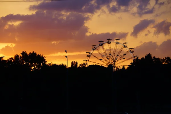 Rueda de la fortuna al atardecer —  Fotos de Stock