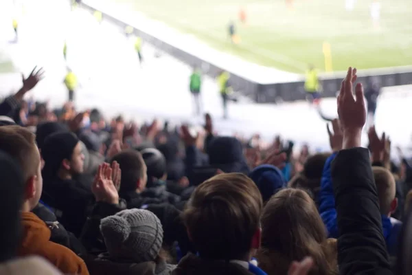 Stadion, wspieranie zespołu w zimie — Zdjęcie stockowe