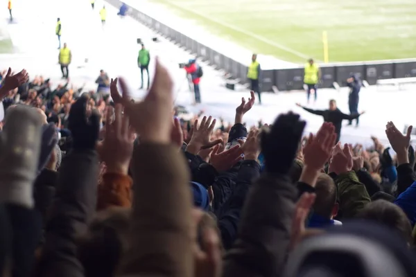 Stadion, wspieranie zespołu w zimie — Zdjęcie stockowe