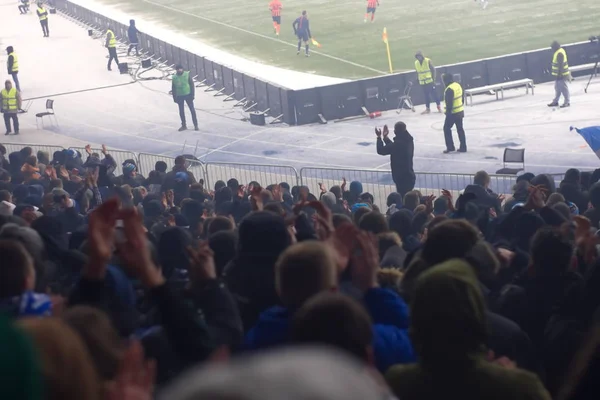 Stadio che sostiene la squadra in inverno — Foto Stock