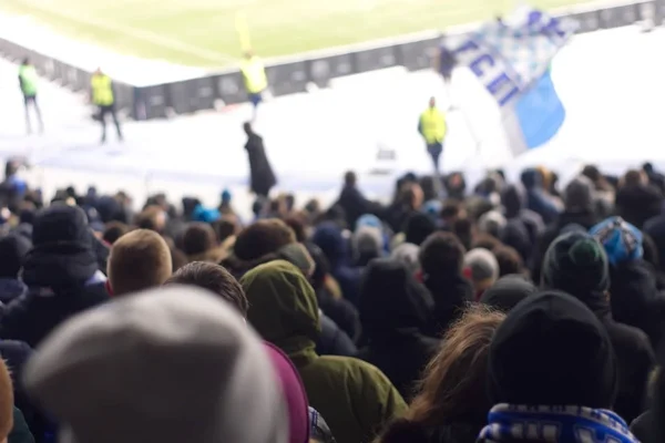 Estadio de apoyo al equipo en el invierno —  Fotos de Stock