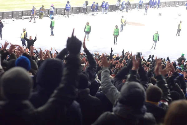 Stade soutenant l'équipe en hiver — Photo