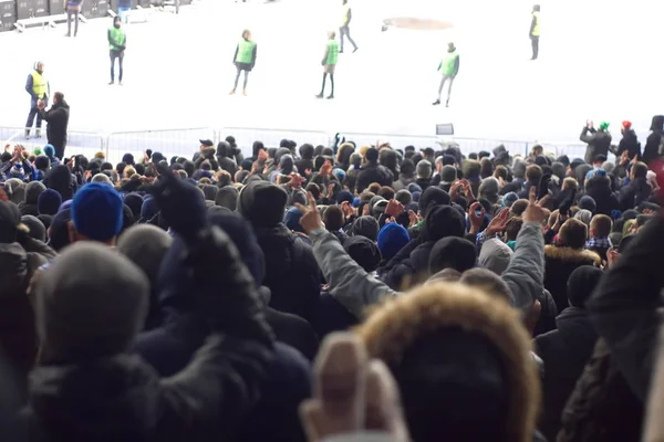 Stadion, wspieranie zespołu w zimie — Zdjęcie stockowe