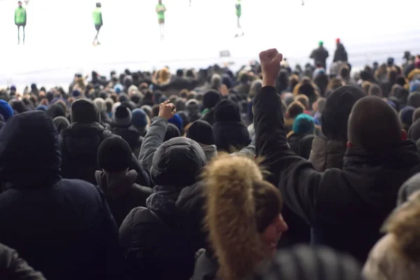 Stadion unterstützt die Mannschaft im Winter — Stockfoto