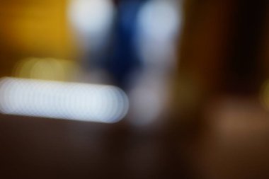 Soyut insanlar arka plan, bir sokakta yürüyen insanların tanınmaz siluetleri bulanıklık