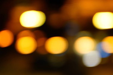 Gece şehir mavi bokeh arka plan bulanıklık lens flare yansıma ışık güzel daire glitter lamba karanlık gökyüzü festival havai fişek ile sokak