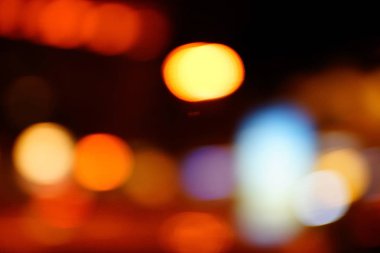 Gece şehir mavi bokeh arka plan bulanıklık lens flare yansıma ışık güzel daire glitter lamba karanlık gökyüzü festival havai fişek ile sokak