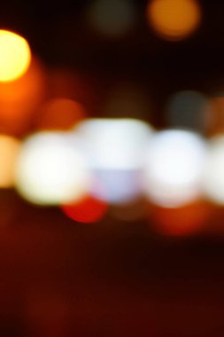 Gece şehir mavi bokeh arka plan bulanıklık lens flare yansıma ışık güzel daire glitter lamba karanlık gökyüzü festival havai fişek ile sokak