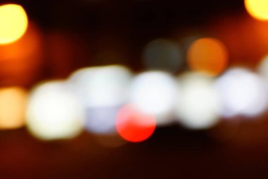 Gece şehir mavi bokeh arka plan bulanıklık lens flare yansıma ışık güzel daire glitter lamba karanlık gökyüzü festival havai fişek ile sokak