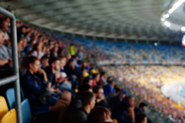 Bulanık boş gece grand futbol ışıklar arenada. Futbol ya da futbol oyuncu. Bokeh ile soyut spor arka plan.