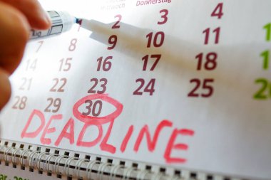 Duvar takvimi, işaretleyici işaretleri önemli tarihler, son tarih