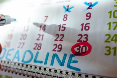 Duvar takvimi, işaretleyici işaretleri önemli tarihler, son tarih