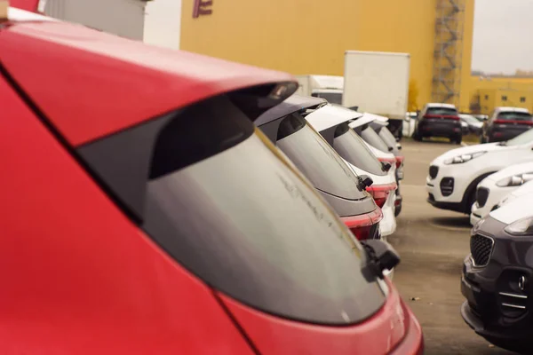 Carros para venda. Vendas de automóveis, mercado — Fotografia de Stock