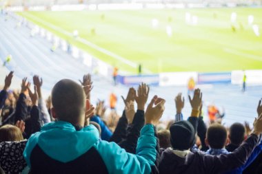 Stadyum podyumda alkışlar futbol taraftarları