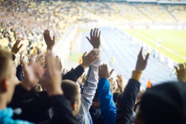 Stadyum podyumda alkışlar futbol taraftarları